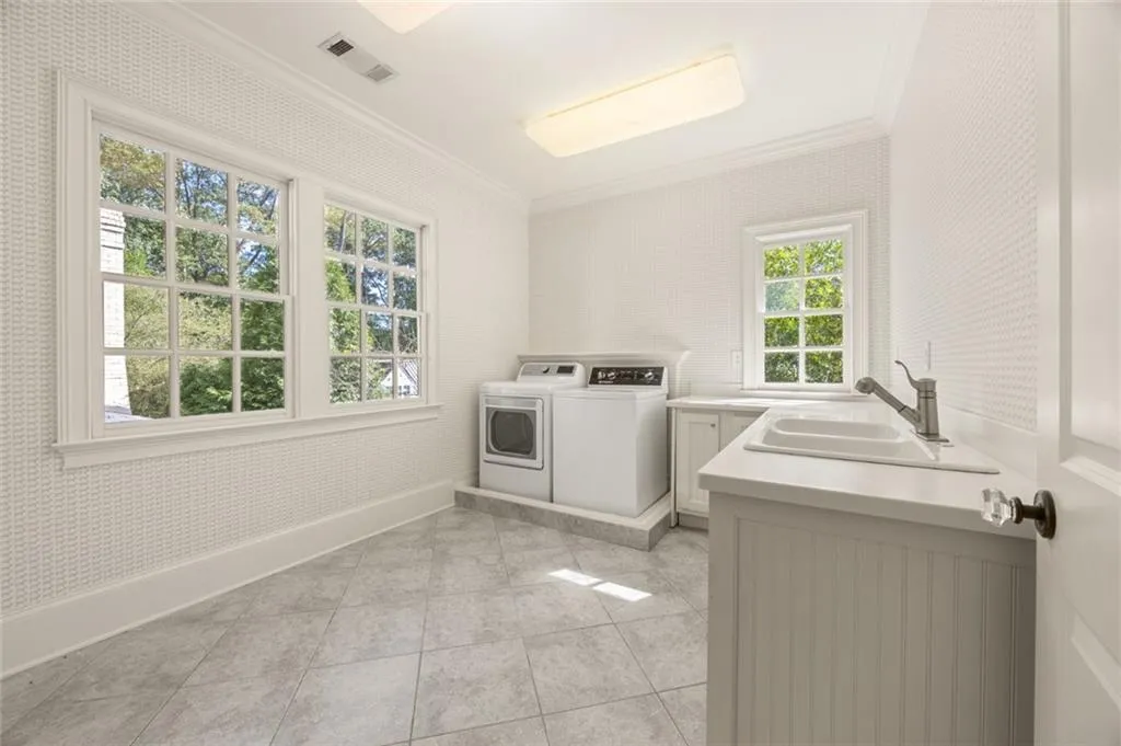 707 Darlington Road Ne, Atlanta, Georgia 30305, 4 Bedrooms Bedrooms, 0 ,3 BathroomsBathrooms,Residential,For Sale,707 Darlington Road Ne,7832256