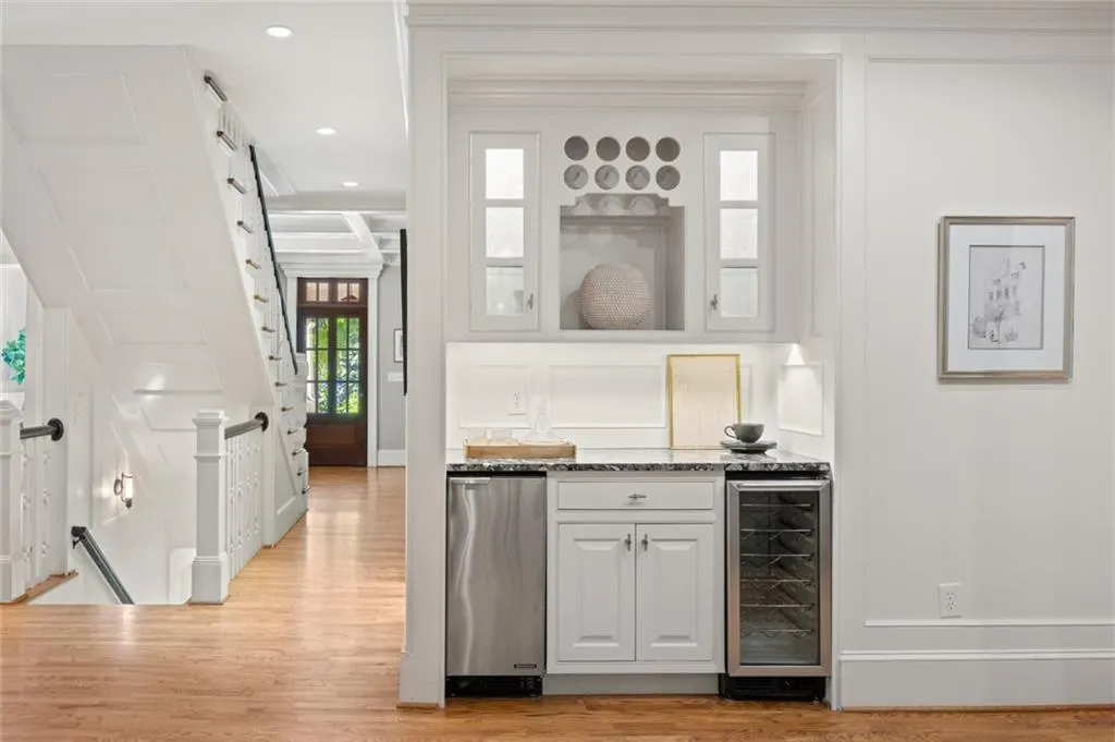 707 Darlington Road Ne, Atlanta, Georgia 30305, 4 Bedrooms Bedrooms, 0 ,3 BathroomsBathrooms,Residential,For Sale,707 Darlington Road Ne,7832256