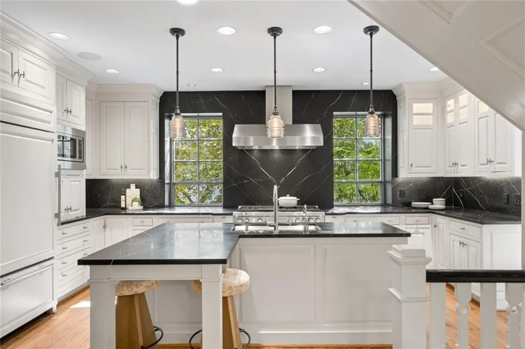 707 Darlington Road Ne, Atlanta, Georgia 30305, 4 Bedrooms Bedrooms, 0 ,3 BathroomsBathrooms,Residential,For Sale,707 Darlington Road Ne,7832256