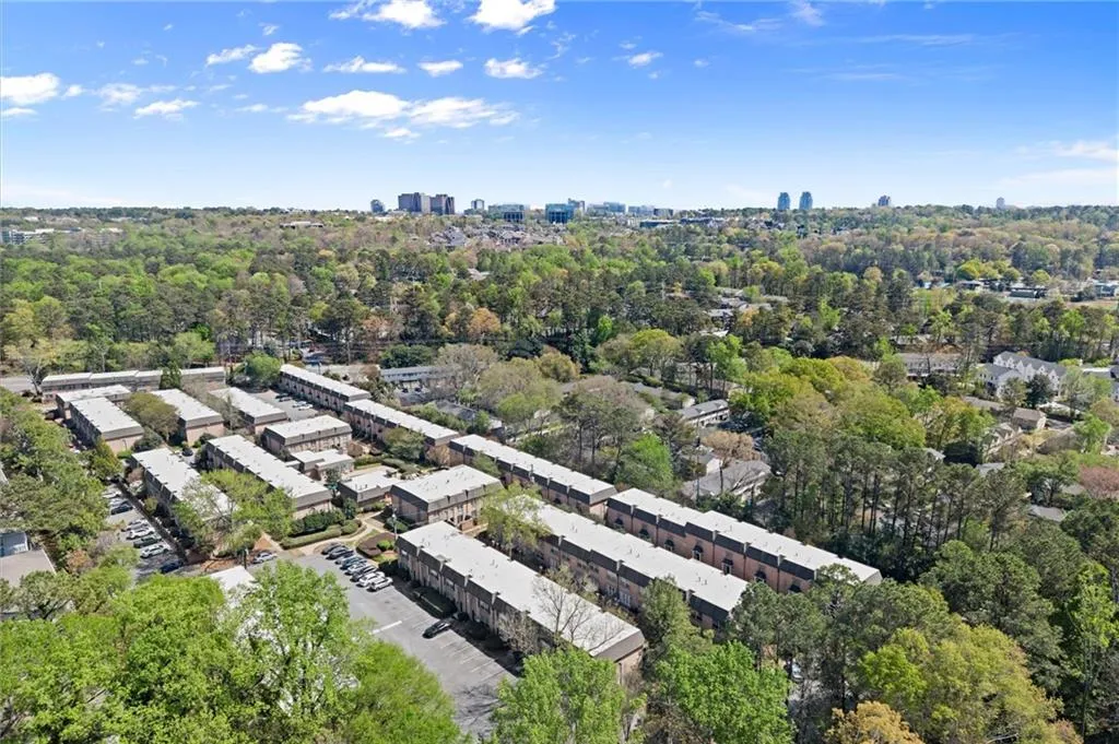 6980 Roswell Road, Atlanta, Georgia 30328, 3 Bedrooms Bedrooms, ,2 BathroomsBathrooms,Residential,For Sale,6980 Roswell Road,7751901