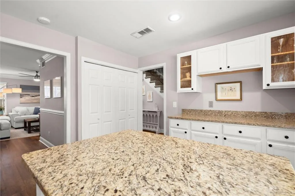 6980 Roswell Road, Atlanta, Georgia 30328, 3 Bedrooms Bedrooms, ,2 BathroomsBathrooms,Residential,For Sale,6980 Roswell Road,7751901