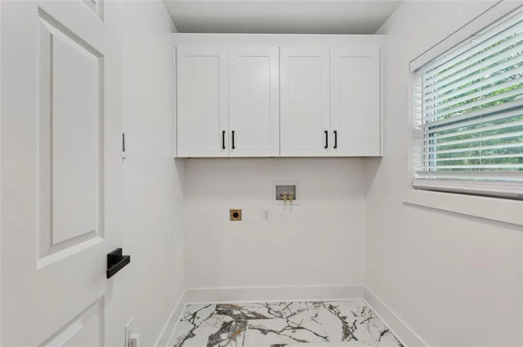 2779 Dale Creek Drive Nw, Atlanta, Georgia 30318, 4 Bedrooms Bedrooms, ,3 BathroomsBathrooms,Residential,For Sale,2779 Dale Creek Drive Nw,7598808
