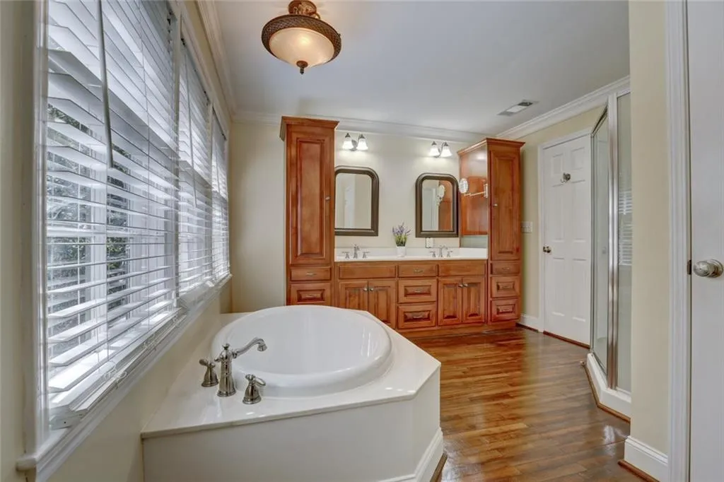 1155 Churchill Downs Road, Sandy Springs, Georgia 30319, 6 Bedrooms Bedrooms, ,5 BathroomsBathrooms,Residential,Sold,1155 Churchill Downs Road,5925862