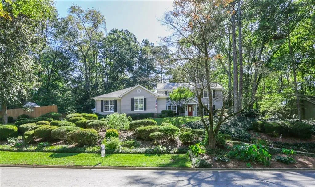 1155 Churchill Downs Road, Sandy Springs, Georgia 30319, 6 Bedrooms Bedrooms, ,5 BathroomsBathrooms,Residential,Sold,1155 Churchill Downs Road,5925862