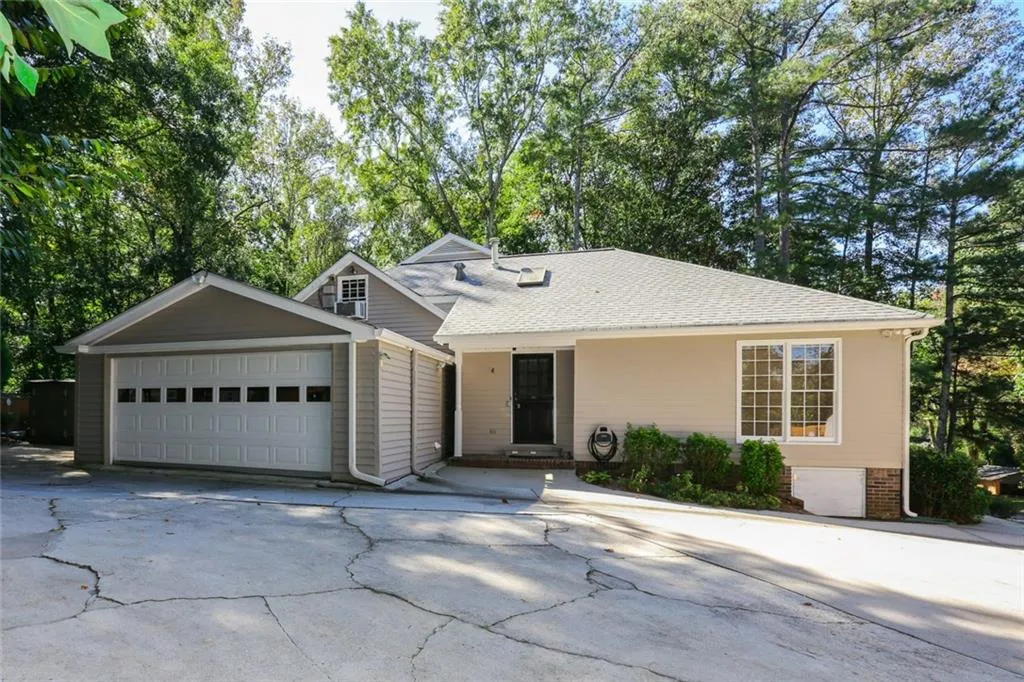 1155 Churchill Downs Road, Sandy Springs, Georgia 30319, 6 Bedrooms Bedrooms, ,5 BathroomsBathrooms,Residential,Sold,1155 Churchill Downs Road,5925862