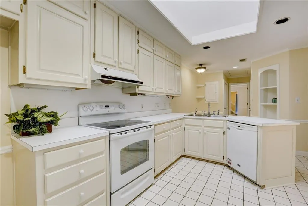 1155 Churchill Downs Road, Sandy Springs, Georgia 30319, 6 Bedrooms Bedrooms, ,5 BathroomsBathrooms,Residential,Sold,1155 Churchill Downs Road,5925862