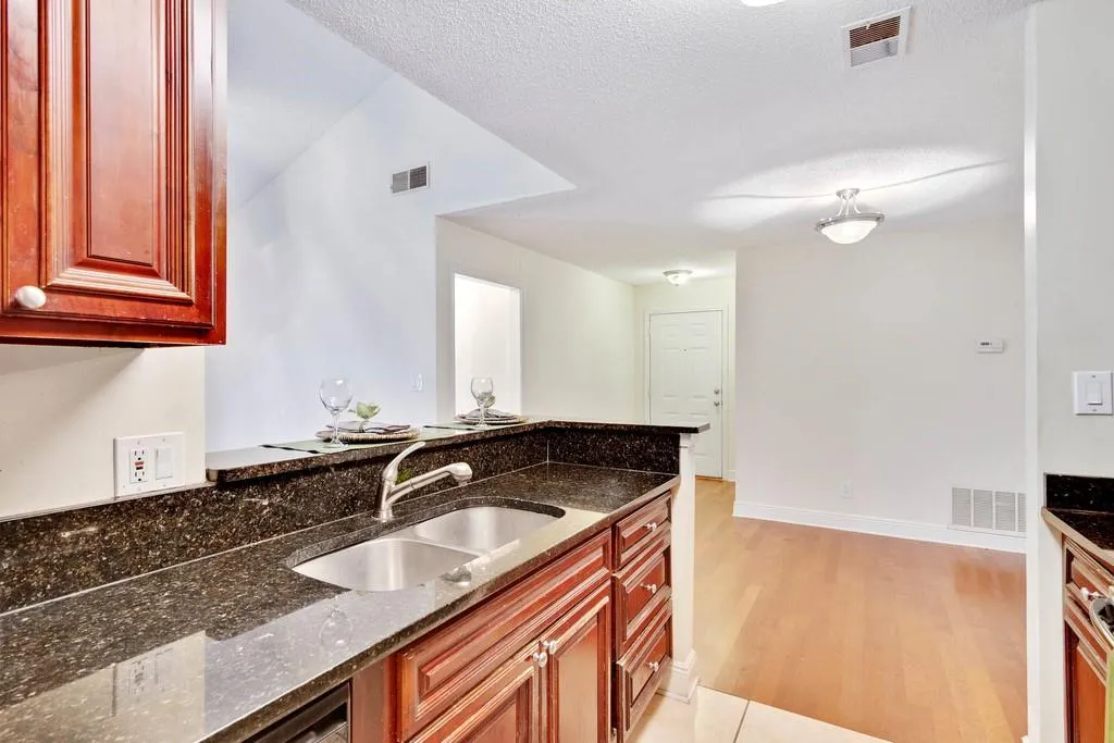 7306 Santa Fe Parkway, Sandy Springs, Georgia 30350, 2 Bedrooms Bedrooms, ,2 BathroomsBathrooms,Residential,Sold,7306 Santa Fe Parkway,6667976