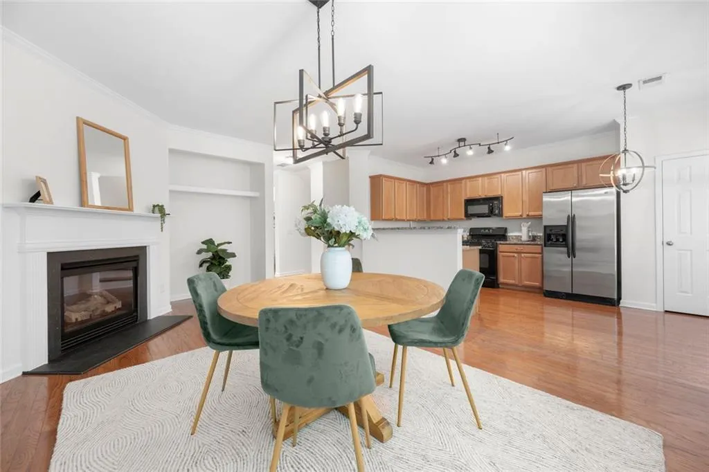 3655 Chattahoochee Summit Drive Se Unit 16, Atlanta, Georgia 30339, 3 Bedrooms Bedrooms, ,3 BathroomsBathrooms,Residential,For Sale,3655 Chattahoochee Summit Drive Se Unit 16,7590184