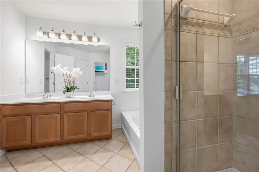 3655 Chattahoochee Summit Drive Se Unit 16, Atlanta, Georgia 30339, 3 Bedrooms Bedrooms, ,3 BathroomsBathrooms,Residential,For Sale,3655 Chattahoochee Summit Drive Se Unit 16,7590184