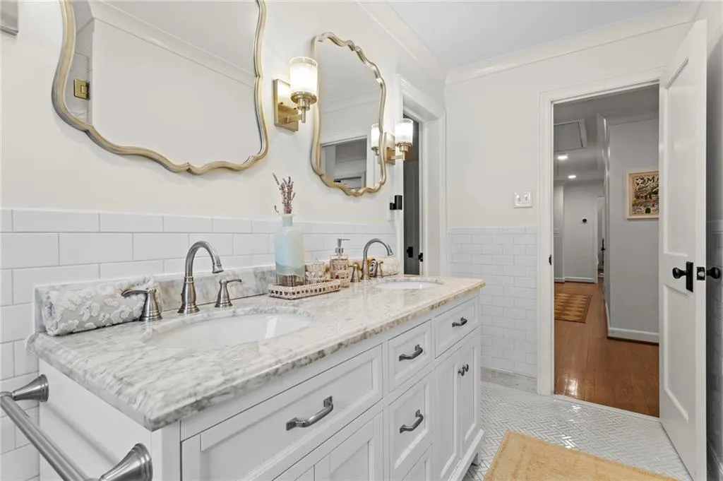 4855 Kendall Court, Atlanta, Georgia 30342, 3 Bedrooms Bedrooms, ,2 BathroomsBathrooms,Residential,Sold,4855 Kendall Court,7580234