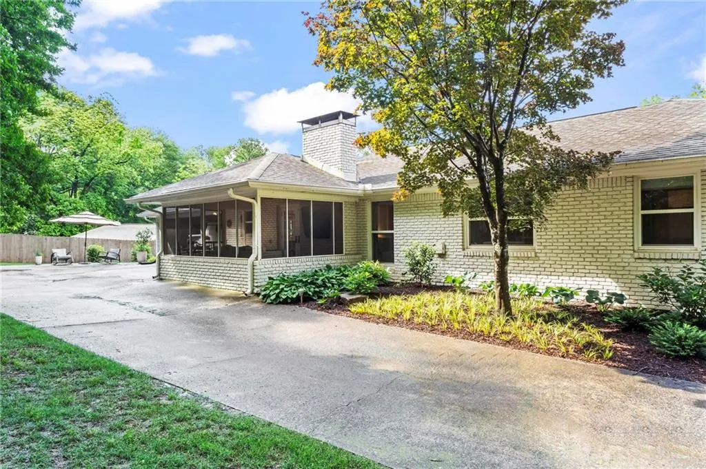 4855 Kendall Court, Atlanta, Georgia 30342, 3 Bedrooms Bedrooms, ,2 BathroomsBathrooms,Residential,Sold,4855 Kendall Court,7580234