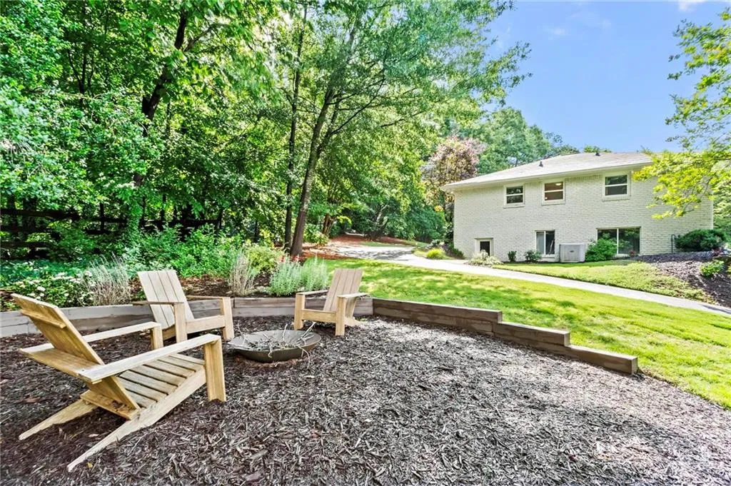 4855 Kendall Court, Atlanta, Georgia 30342, 3 Bedrooms Bedrooms, ,2 BathroomsBathrooms,Residential,Sold,4855 Kendall Court,7580234