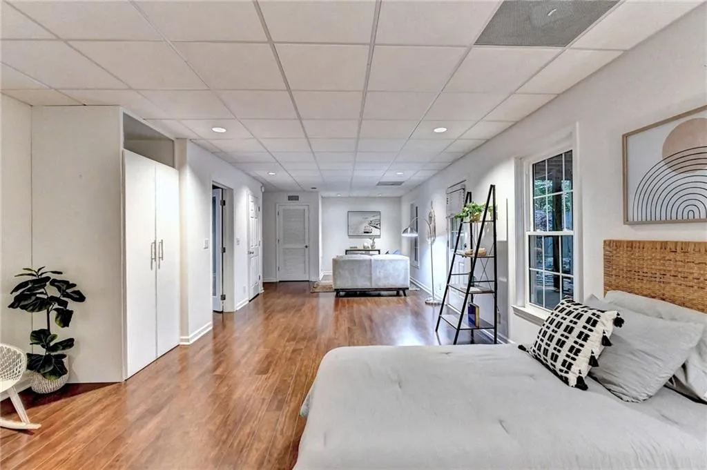1030 Lancaster Walk, Sandy Springs, Georgia 30328, 4 Bedrooms Bedrooms, ,4 BathroomsBathrooms,Residential,Sold,1030 Lancaster Walk,7063639