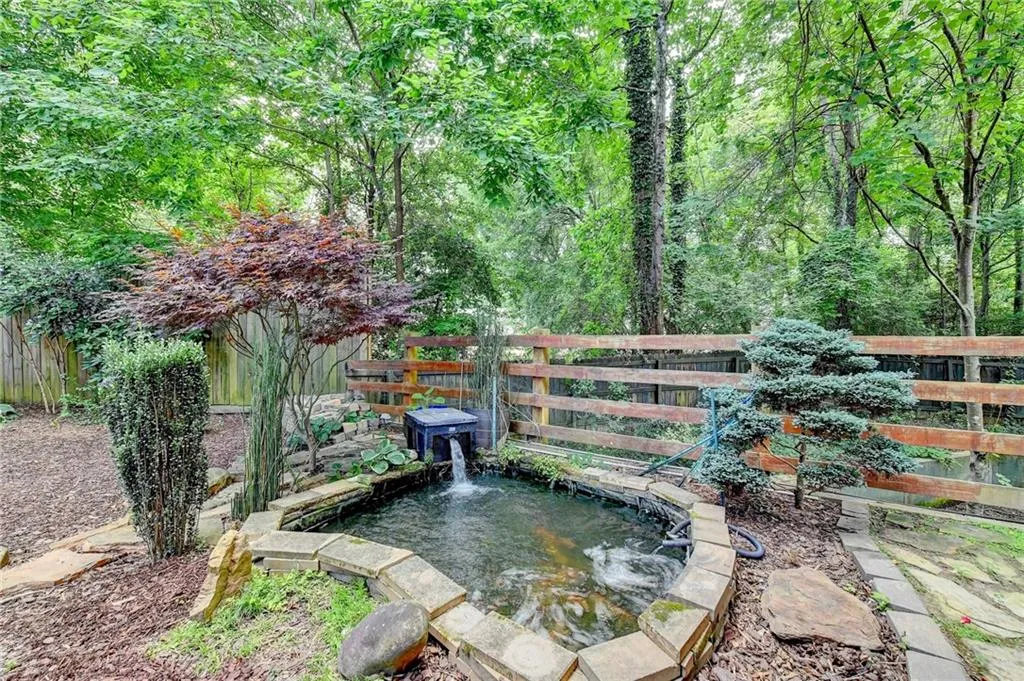 1030 Lancaster Walk, Sandy Springs, Georgia 30328, 4 Bedrooms Bedrooms, ,4 BathroomsBathrooms,Residential,Sold,1030 Lancaster Walk,7063639