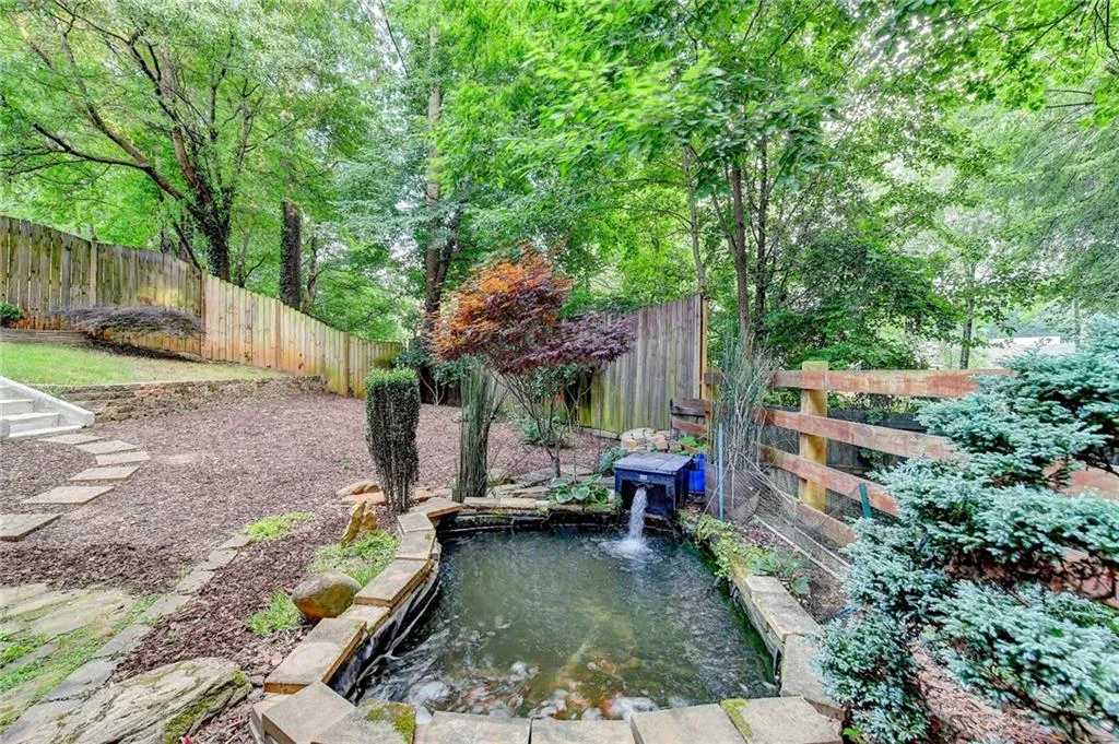 1030 Lancaster Walk, Sandy Springs, Georgia 30328, 4 Bedrooms Bedrooms, ,4 BathroomsBathrooms,Residential,Sold,1030 Lancaster Walk,7063639
