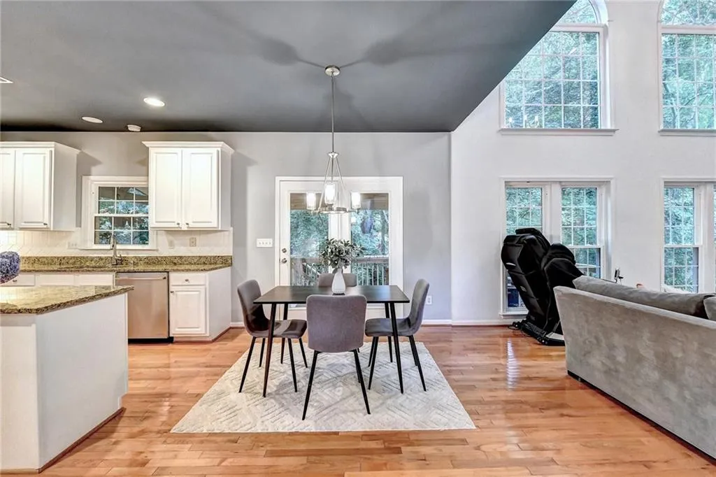 1030 Lancaster Walk, Sandy Springs, Georgia 30328, 4 Bedrooms Bedrooms, ,4 BathroomsBathrooms,Residential,Sold,1030 Lancaster Walk,7063639