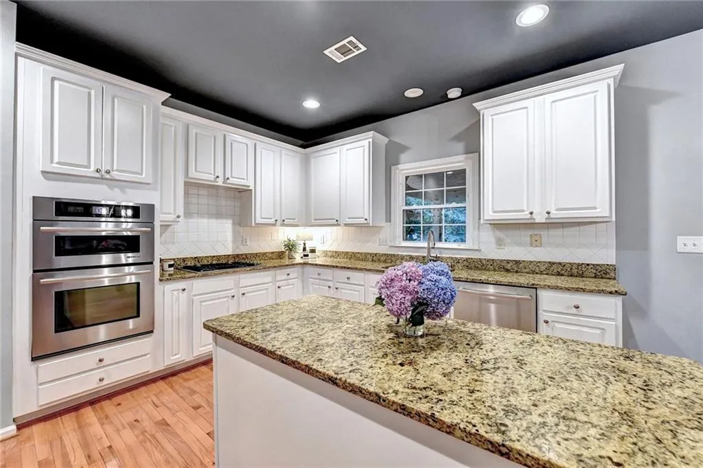 1030 Lancaster Walk, Sandy Springs, Georgia 30328, 4 Bedrooms Bedrooms, ,4 BathroomsBathrooms,Residential,Sold,1030 Lancaster Walk,7063639