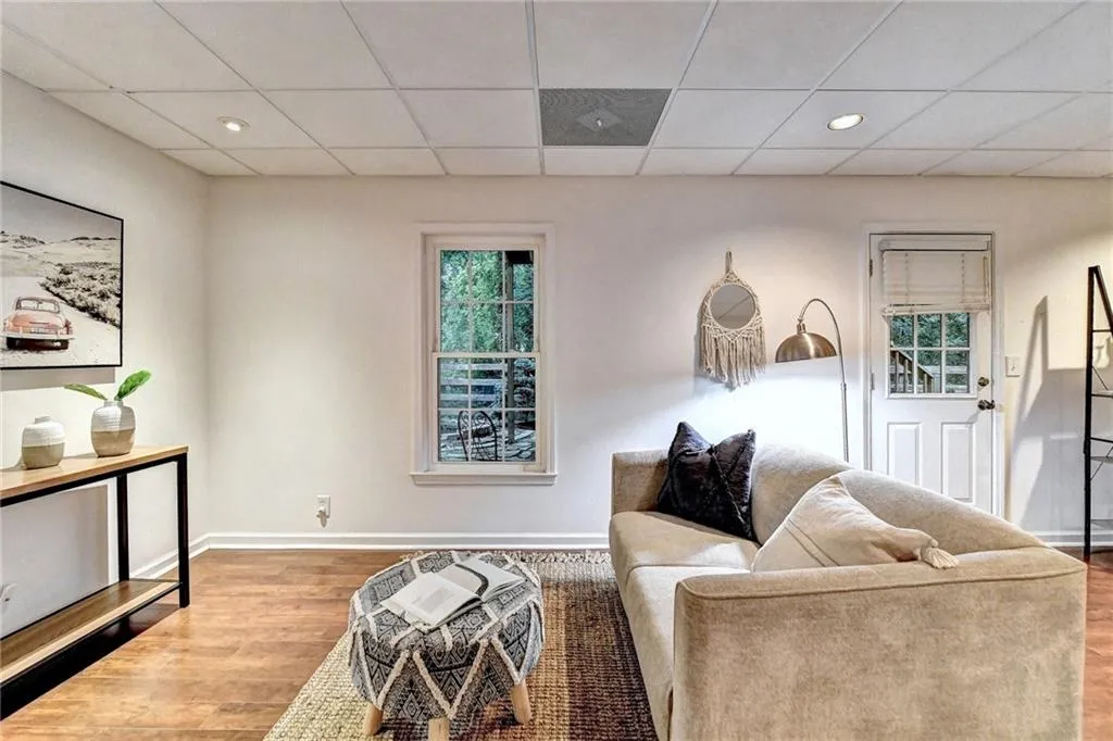 1030 Lancaster Walk, Sandy Springs, Georgia 30328, 4 Bedrooms Bedrooms, ,4 BathroomsBathrooms,Residential,Sold,1030 Lancaster Walk,7063639