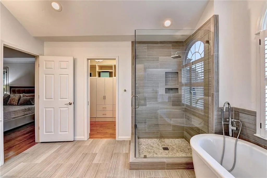 1030 Lancaster Walk, Sandy Springs, Georgia 30328, 4 Bedrooms Bedrooms, ,4 BathroomsBathrooms,Residential,Sold,1030 Lancaster Walk,7063639