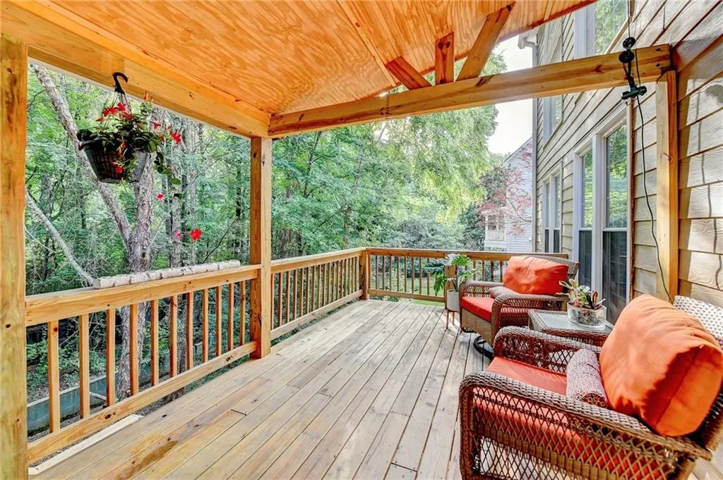 1030 Lancaster Walk, Sandy Springs, Georgia 30328, 4 Bedrooms Bedrooms, ,4 BathroomsBathrooms,Residential,Sold,1030 Lancaster Walk,7063639