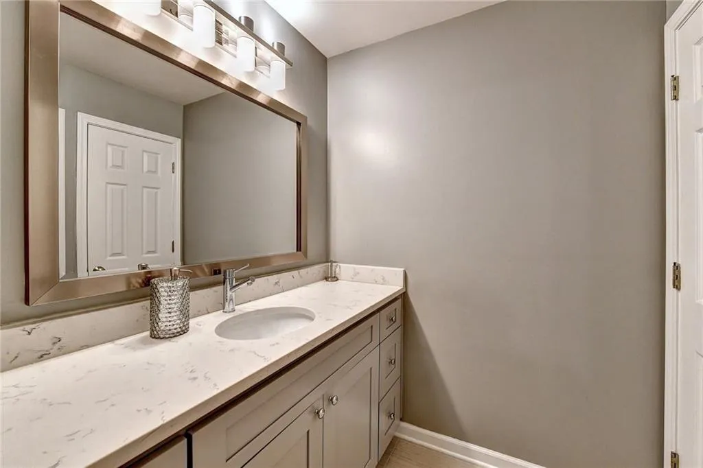 1030 Lancaster Walk, Sandy Springs, Georgia 30328, 4 Bedrooms Bedrooms, ,4 BathroomsBathrooms,Residential,Sold,1030 Lancaster Walk,7063639