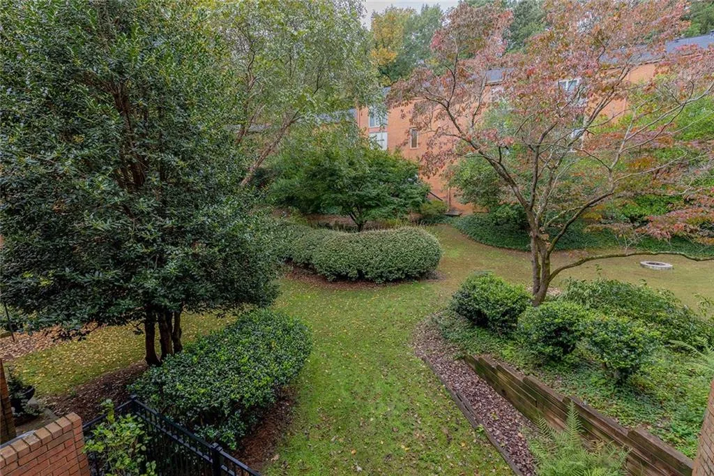 44 Willow Glen Ne, Sandy Springs, Georgia 30342, 4 Bedrooms Bedrooms, ,4 BathroomsBathrooms,Residential,Sold,44 Willow Glen Ne,6952485