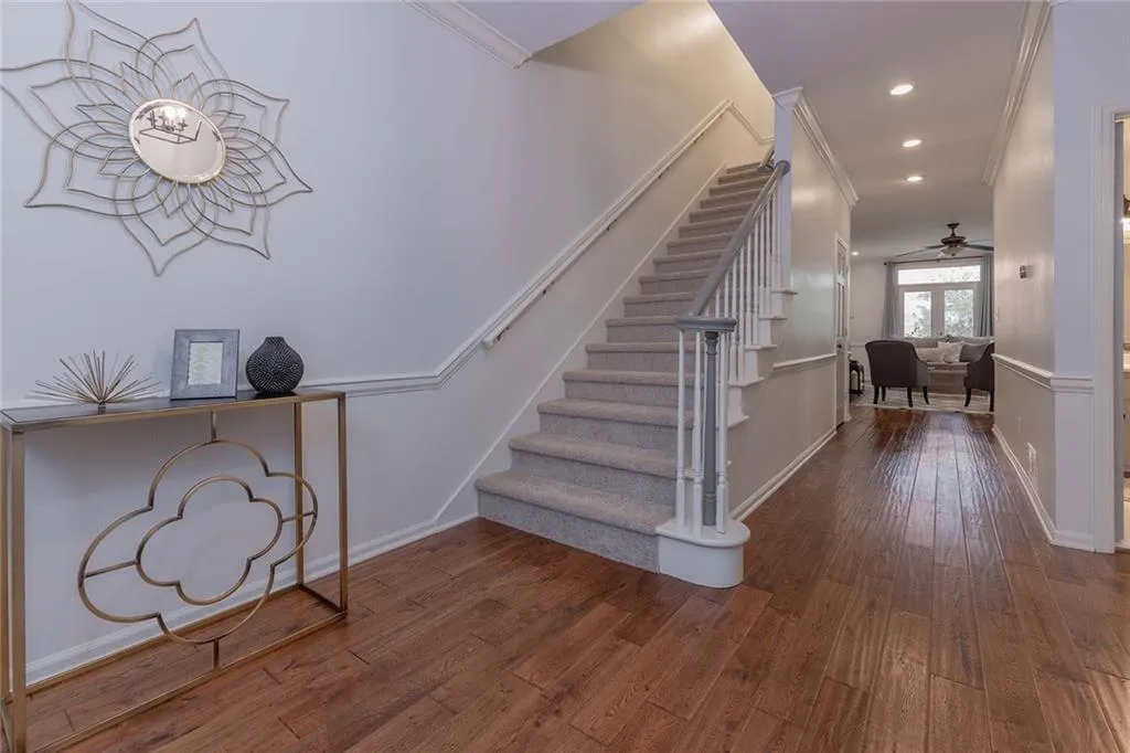 44 Willow Glen Ne, Sandy Springs, Georgia 30342, 4 Bedrooms Bedrooms, ,4 BathroomsBathrooms,Residential,Sold,44 Willow Glen Ne,6952485