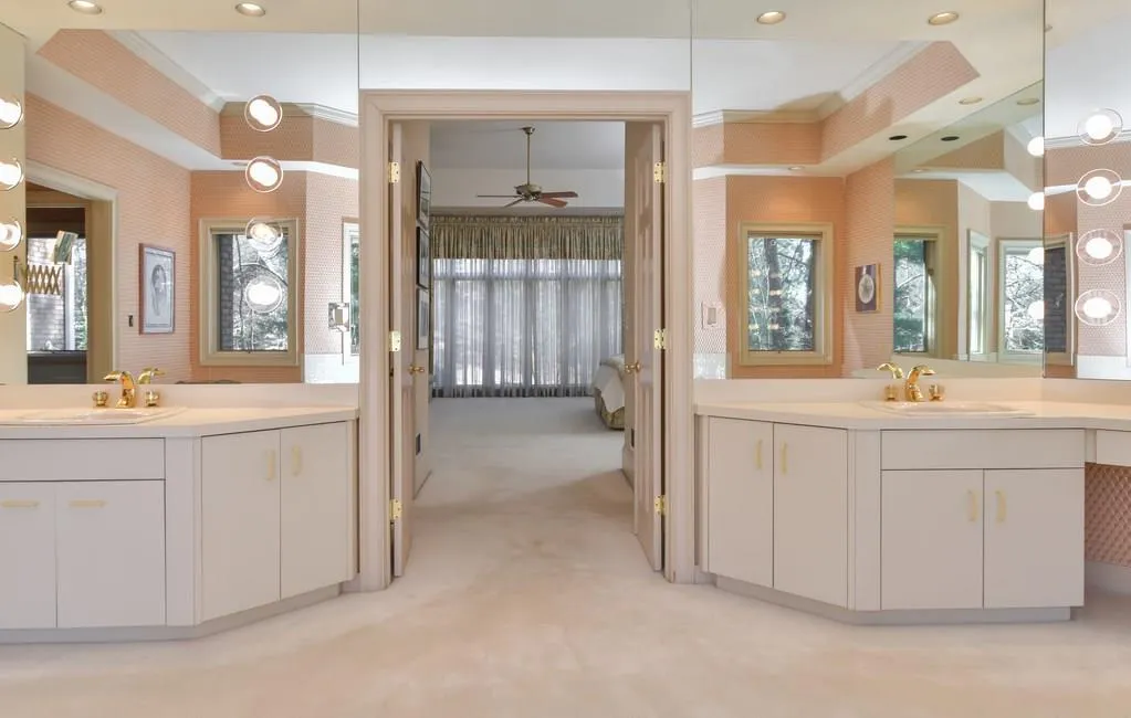 5490 Errol Place, Sandy Springs, Georgia 30327, 4 Bedrooms Bedrooms, ,4 BathroomsBathrooms,Residential,Sold,5490 Errol Place,6127854