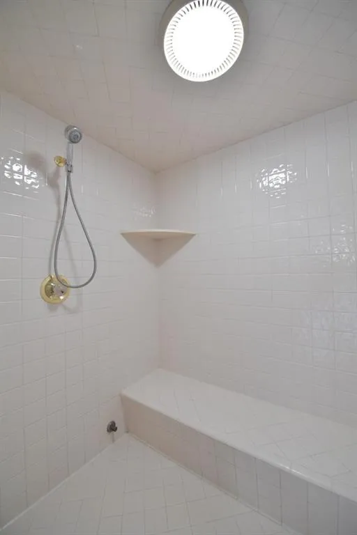 5490 Errol Place, Sandy Springs, Georgia 30327, 4 Bedrooms Bedrooms, ,4 BathroomsBathrooms,Residential,Sold,5490 Errol Place,6127854