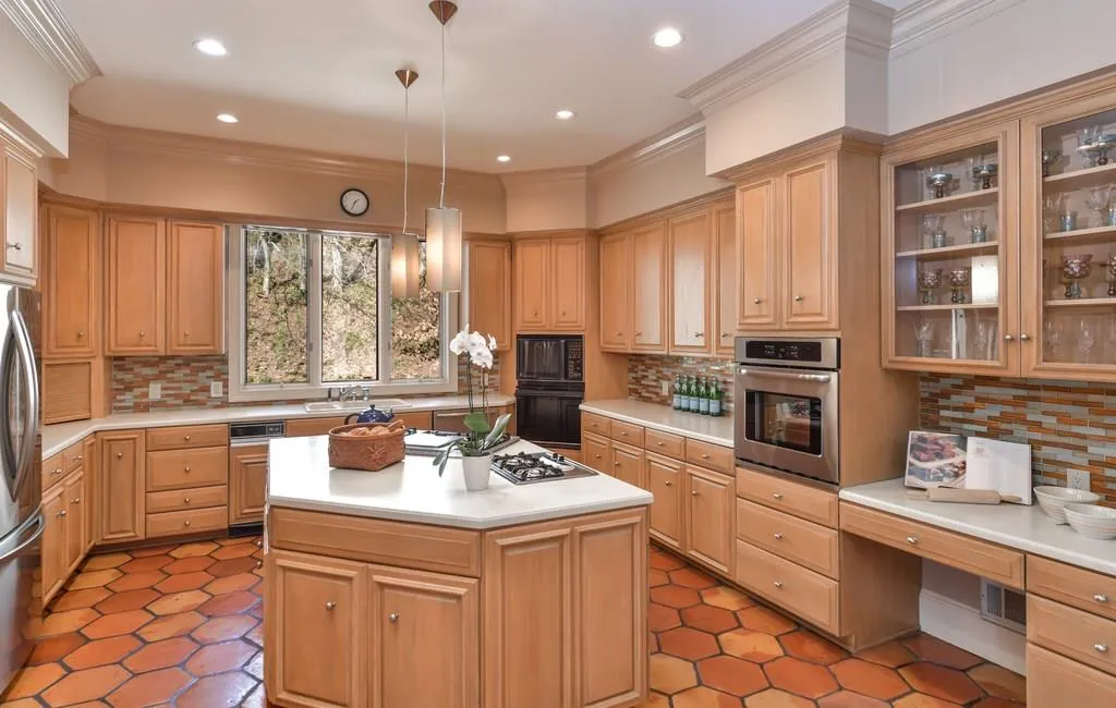 5490 Errol Place, Sandy Springs, Georgia 30327, 4 Bedrooms Bedrooms, ,4 BathroomsBathrooms,Residential,Sold,5490 Errol Place,6127854