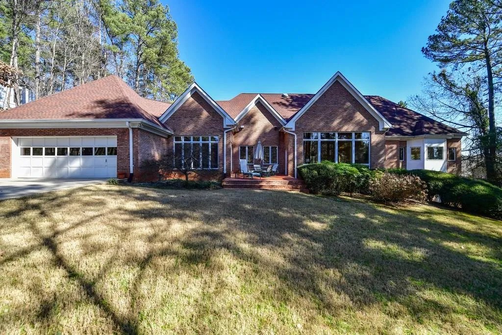 5490 Errol Place, Sandy Springs, Georgia 30327, 4 Bedrooms Bedrooms, ,4 BathroomsBathrooms,Residential,Sold,5490 Errol Place,6127854