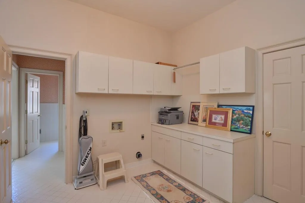 5490 Errol Place, Sandy Springs, Georgia 30327, 4 Bedrooms Bedrooms, ,4 BathroomsBathrooms,Residential,Sold,5490 Errol Place,6127854