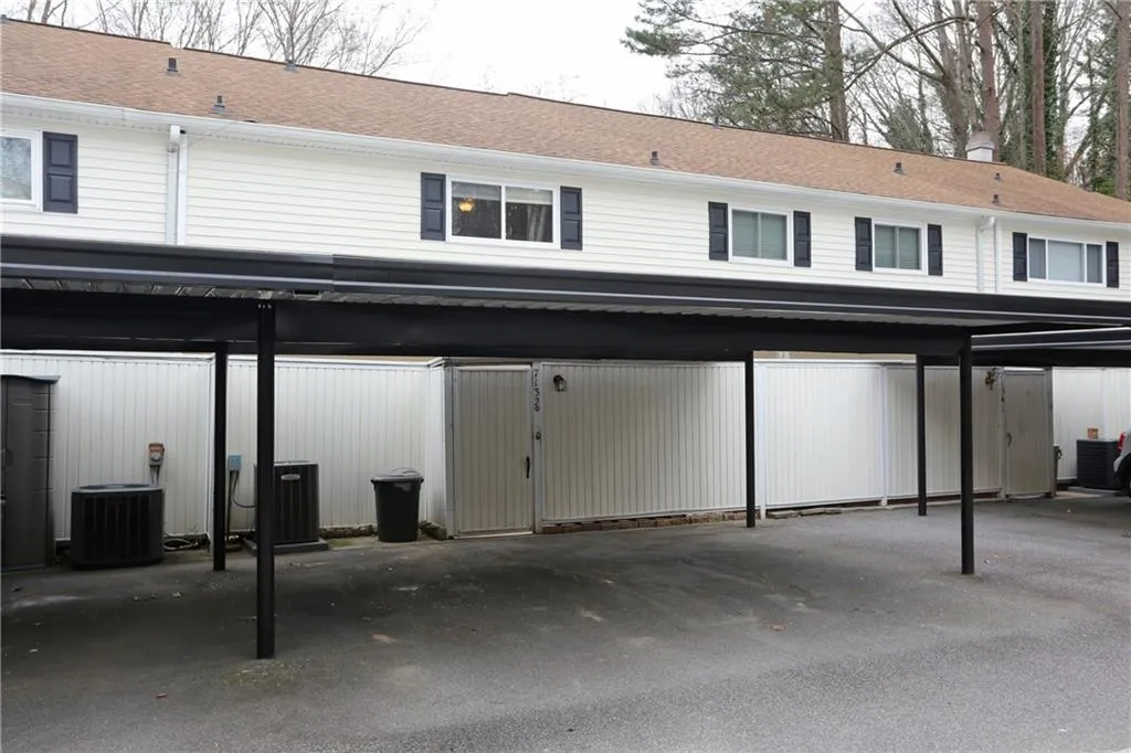 7132 Stonington Drive, Sandy Springs, Georgia 30328, 2 Bedrooms Bedrooms, ,2 BathroomsBathrooms,Residential,Sold,7132 Stonington Drive,5974780