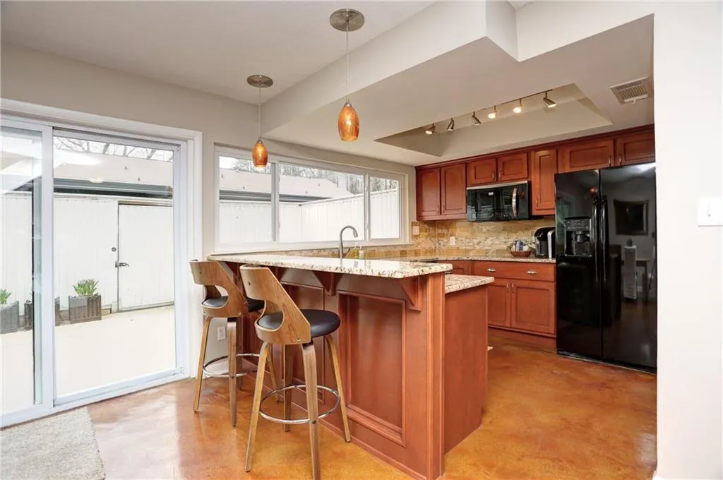 7132 Stonington Drive, Sandy Springs, Georgia 30328, 2 Bedrooms Bedrooms, ,2 BathroomsBathrooms,Residential,Sold,7132 Stonington Drive,5974780