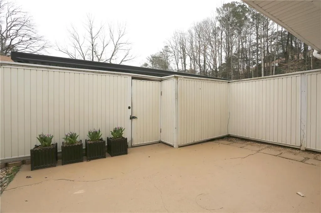 7132 Stonington Drive, Sandy Springs, Georgia 30328, 2 Bedrooms Bedrooms, ,2 BathroomsBathrooms,Residential,Sold,7132 Stonington Drive,5974780