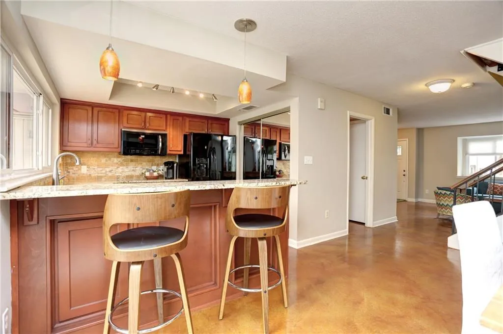 7132 Stonington Drive, Sandy Springs, Georgia 30328, 2 Bedrooms Bedrooms, ,2 BathroomsBathrooms,Residential,Sold,7132 Stonington Drive,5974780