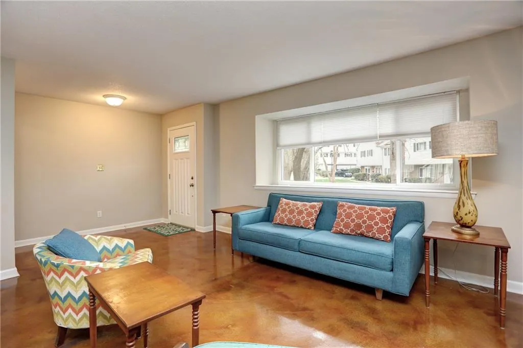 7132 Stonington Drive, Sandy Springs, Georgia 30328, 2 Bedrooms Bedrooms, ,2 BathroomsBathrooms,Residential,Sold,7132 Stonington Drive,5974780