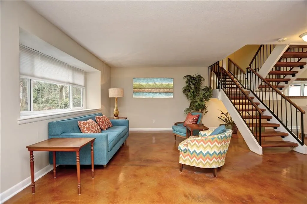 7132 Stonington Drive, Sandy Springs, Georgia 30328, 2 Bedrooms Bedrooms, ,2 BathroomsBathrooms,Residential,Sold,7132 Stonington Drive,5974780