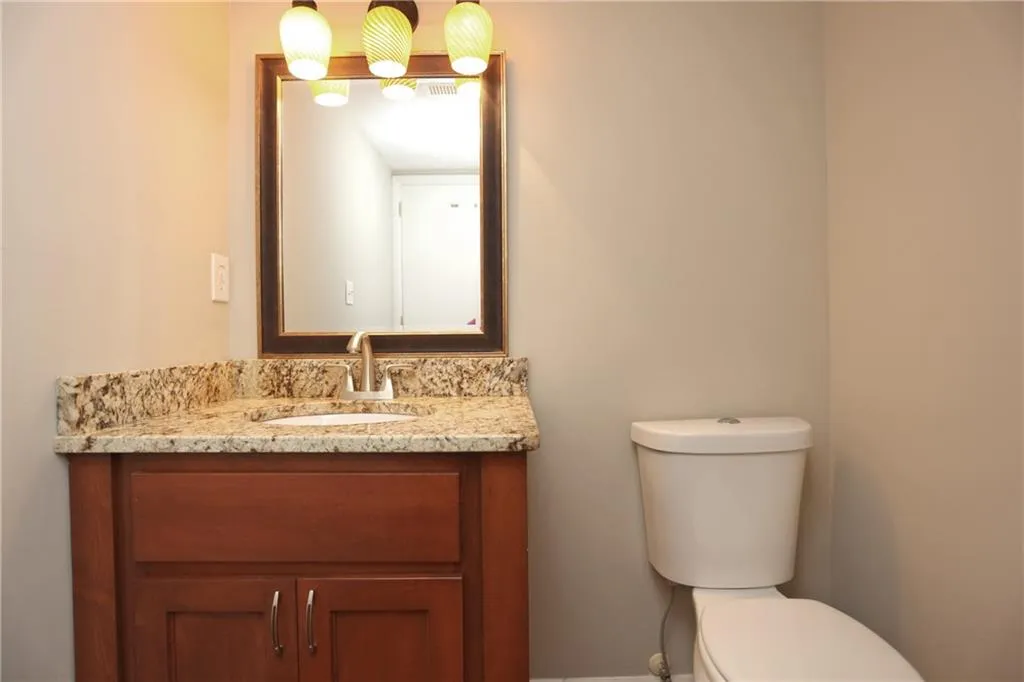 7132 Stonington Drive, Sandy Springs, Georgia 30328, 2 Bedrooms Bedrooms, ,2 BathroomsBathrooms,Residential,Sold,7132 Stonington Drive,5974780