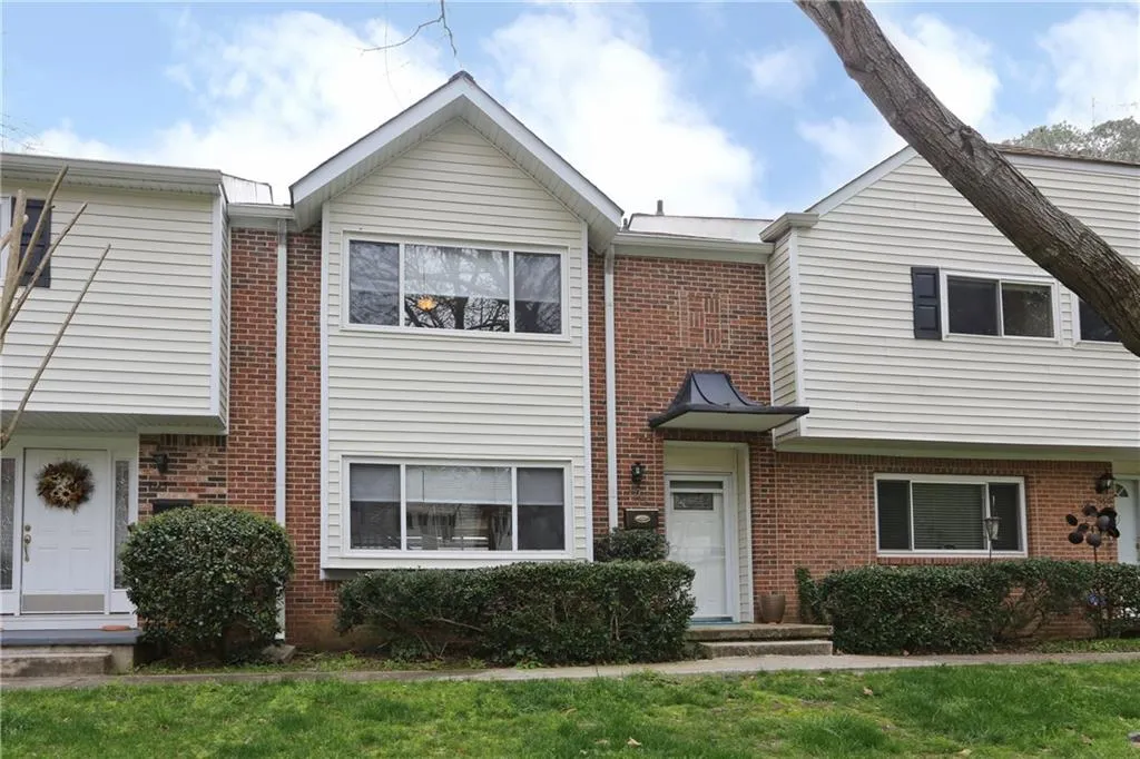 7132 Stonington Drive, Sandy Springs, Georgia 30328, 2 Bedrooms Bedrooms, ,2 BathroomsBathrooms,Residential,Sold,7132 Stonington Drive,5974780