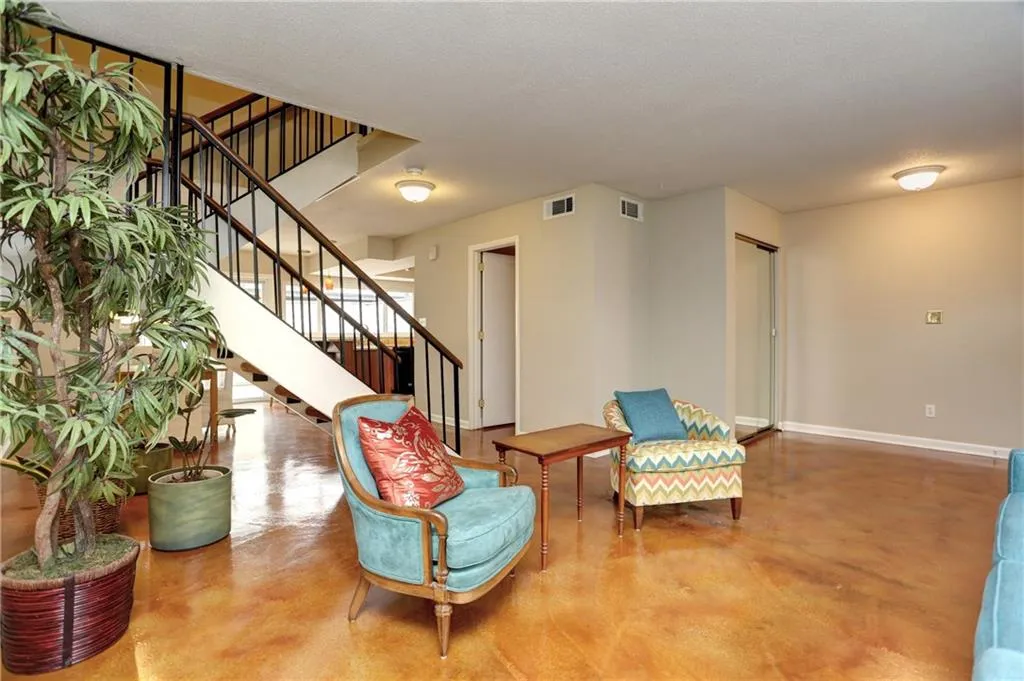 7132 Stonington Drive, Sandy Springs, Georgia 30328, 2 Bedrooms Bedrooms, ,2 BathroomsBathrooms,Residential,Sold,7132 Stonington Drive,5974780