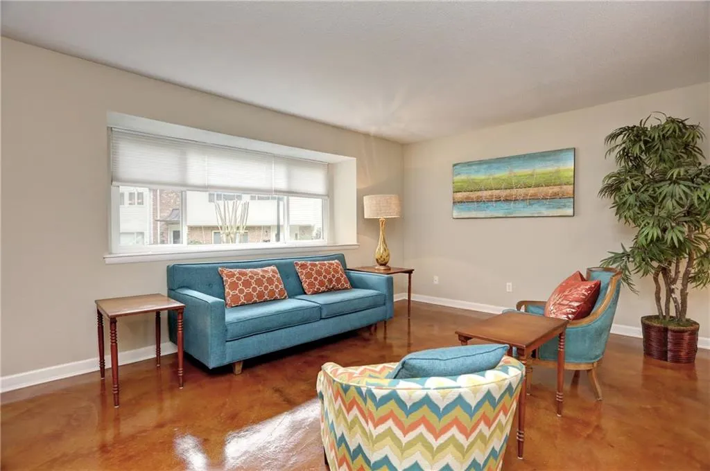 7132 Stonington Drive, Sandy Springs, Georgia 30328, 2 Bedrooms Bedrooms, ,2 BathroomsBathrooms,Residential,Sold,7132 Stonington Drive,5974780