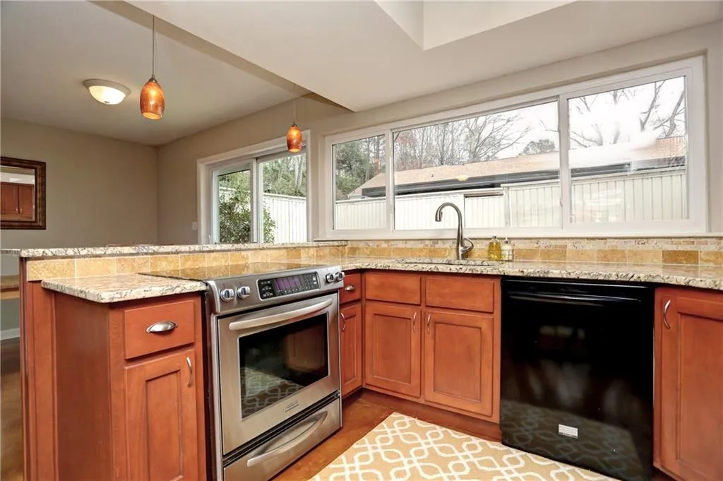 7132 Stonington Drive, Sandy Springs, Georgia 30328, 2 Bedrooms Bedrooms, ,2 BathroomsBathrooms,Residential,Sold,7132 Stonington Drive,5974780