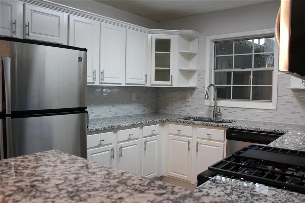 1101 Natchez Trace, Sandy Springs, Georgia 30350, 2 Bedrooms Bedrooms, ,1 BathroomBathrooms,Residential,Sold,1101 Natchez Trace,6973826