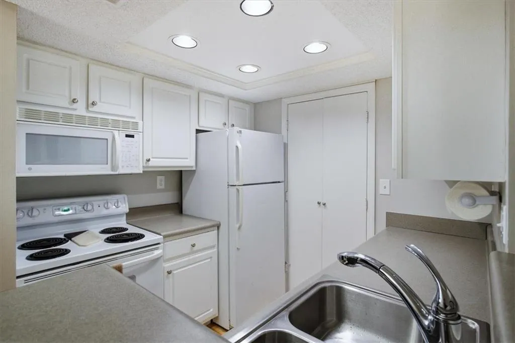 3069 Chastain Park Court Ne, Atlanta, Georgia 30342, 1 Bedroom Bedrooms, 0 ,1 BathroomBathrooms,Residential,For Sale,3069 Chastain Park Court Ne,7782546