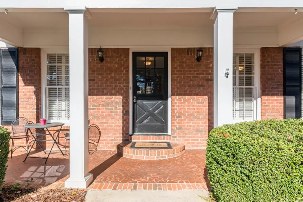 18 Brandon Ridge Drive, Sandy Springs, Georgia 30328, 3 Bedrooms Bedrooms, ,2 BathroomsBathrooms,Residential,Sold,18 Brandon Ridge Drive,5781965