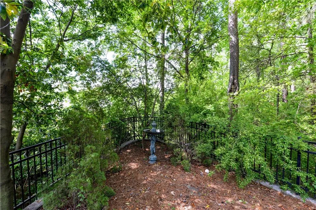 6490 Glen Oaks Lane, Sandy Springs, Georgia 30328, 5 Bedrooms Bedrooms, ,4 BathroomsBathrooms,Residential,Sold,6490 Glen Oaks Lane,6002292