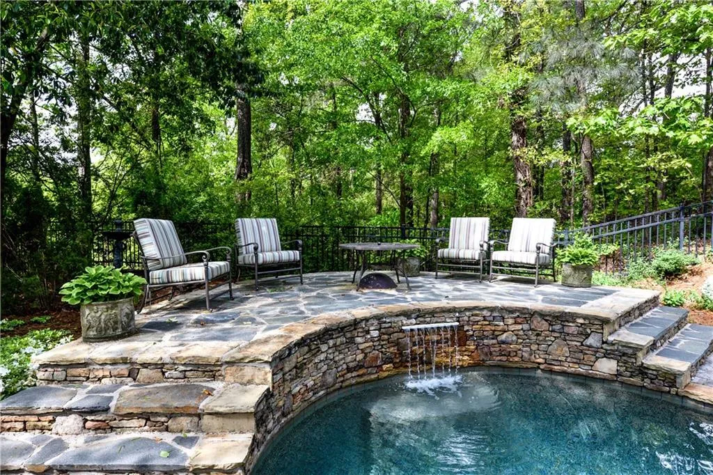 6490 Glen Oaks Lane, Sandy Springs, Georgia 30328, 5 Bedrooms Bedrooms, ,4 BathroomsBathrooms,Residential,Sold,6490 Glen Oaks Lane,6002292