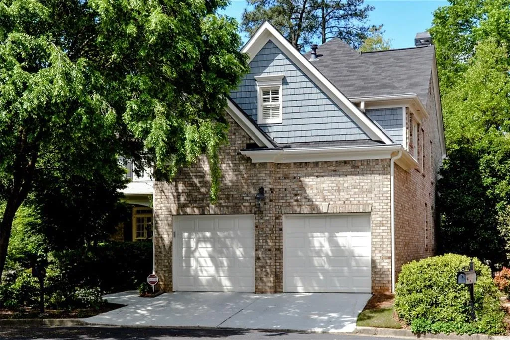 6490 Glen Oaks Lane, Sandy Springs, Georgia 30328, 5 Bedrooms Bedrooms, ,4 BathroomsBathrooms,Residential,Sold,6490 Glen Oaks Lane,6002292
