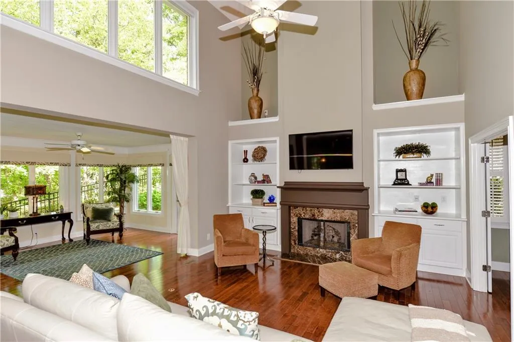 6490 Glen Oaks Lane, Sandy Springs, Georgia 30328, 5 Bedrooms Bedrooms, ,4 BathroomsBathrooms,Residential,Sold,6490 Glen Oaks Lane,6002292